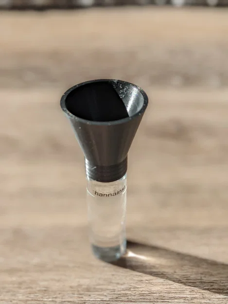 Phễu đổ cuvette cho Hanna Checker (Hanna Checker Cuvette Funnel) - Image 1