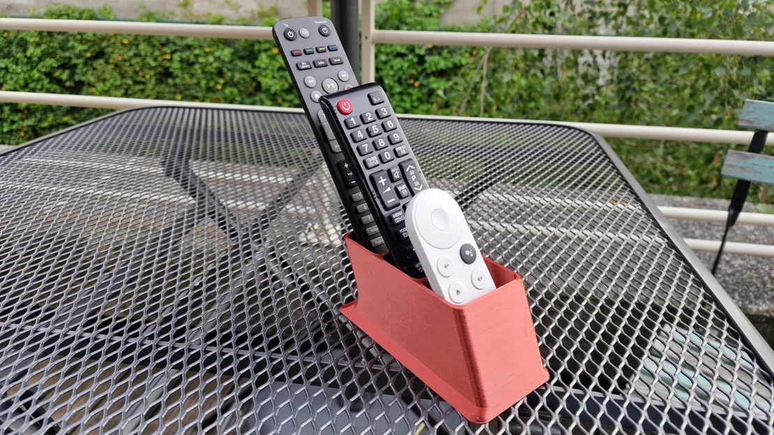 Khay để điều khiển từ xa (TV Remote Stand) gọn gàng, dễ in - Image 1