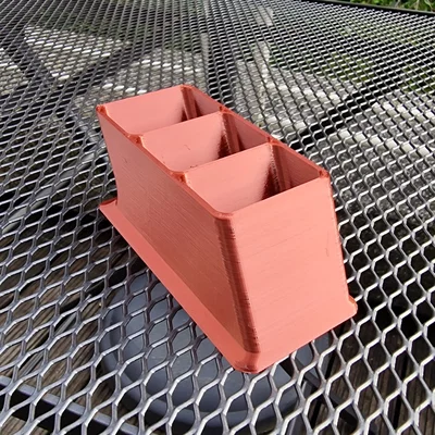 Khay để điều khiển từ xa (TV Remote Stand) gọn gàng, dễ in