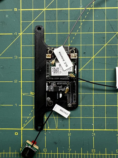 Giá đỡ gắn mạch RAK19007 vào hộp chống nước cho dự án LoRa - Image 1