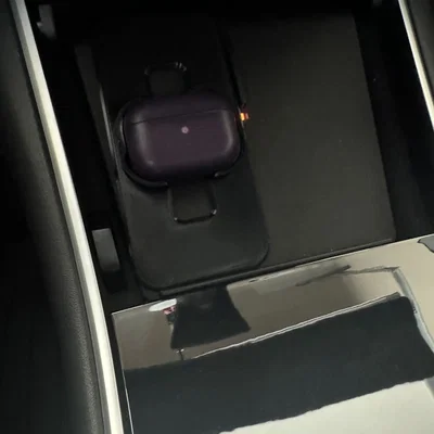 Tesla Model 3/Y: Pad sạc không dây kèm holder ốp AirPods Pro (Remix)