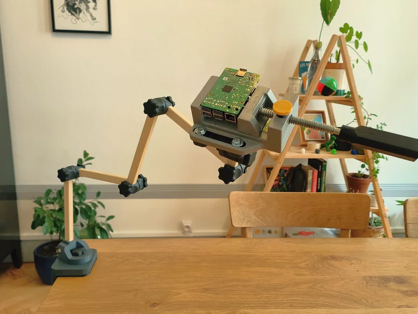 Tay đỡ khớp (Articulated Arm) với cách khớp nối mới - Image 1