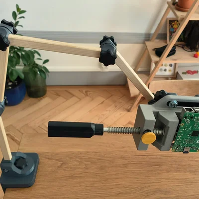 Tay đỡ khớp (Articulated Arm) với cách khớp nối mới