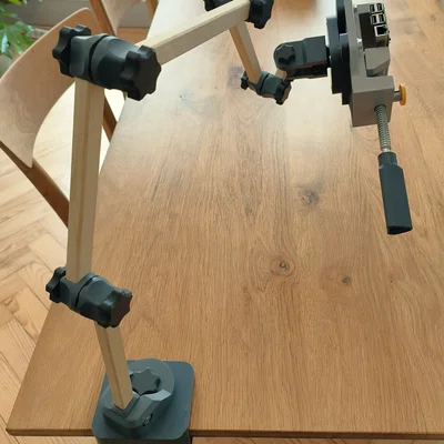 Tay đỡ khớp (Articulated Arm) với cách khớp nối mới