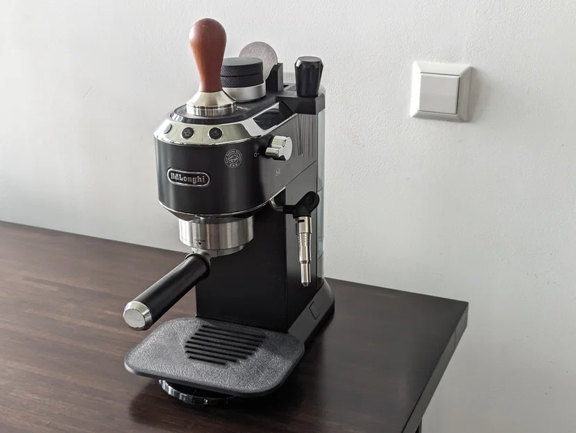 Nắp khay tách DeLonghi Dedica & giá để tool 51mm (EC680/EC685) - Image 2