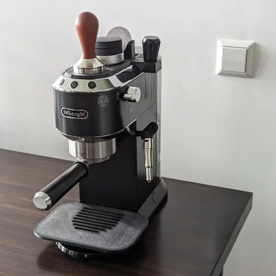 Nắp khay tách DeLonghi Dedica & giá để tool 51mm (EC680/EC685)