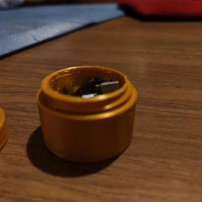 Hộp đựng kim bấm 3D nhỏ gọn, tiện lợi cho góc làm việc