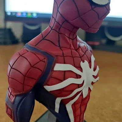 Mô hình tượng bán thân Spider-Man 1:3 in 3D cực chi tiết