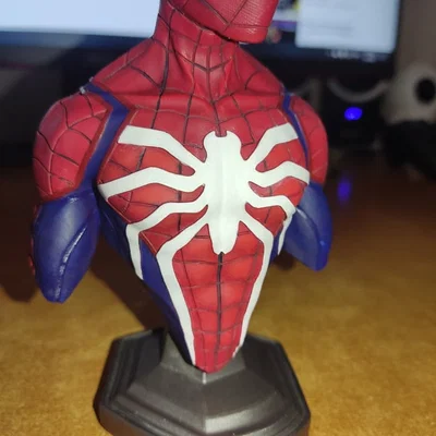 Mô hình tượng bán thân Spider-Man 1:3 in 3D cực chi tiết