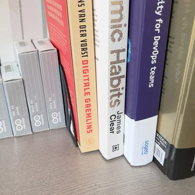 Chặn Sách (Book End)