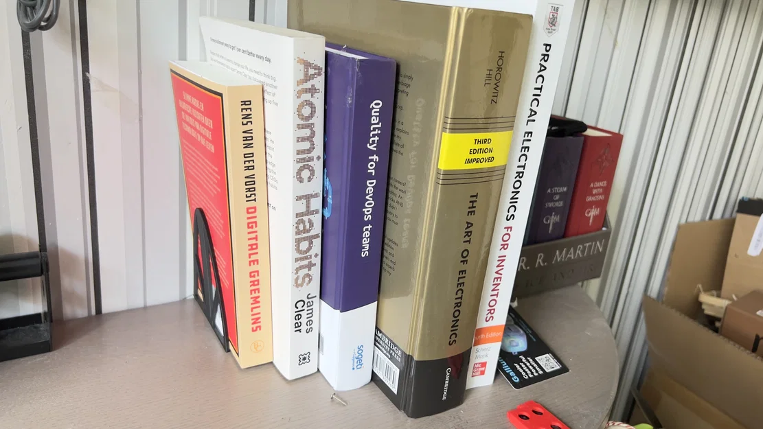 Chặn Sách (Book End) - Image 5