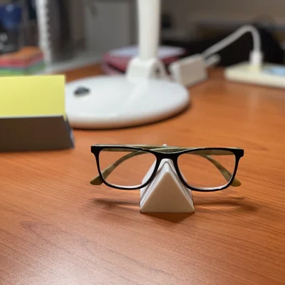 Giá đỡ mắt kính để bàn thiết kế tối giản - File in 3D đẹp