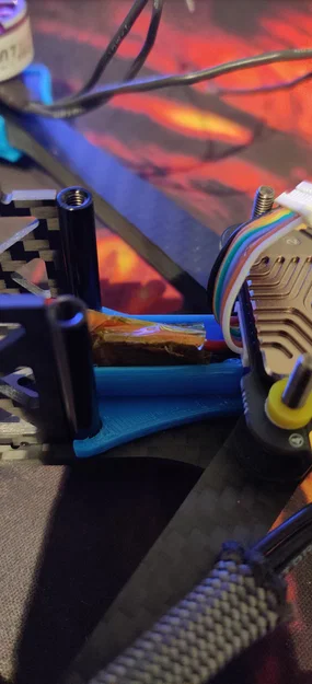 Giá đỡ tụ điện TBS Source One V5 cho drone FPV - Image 1