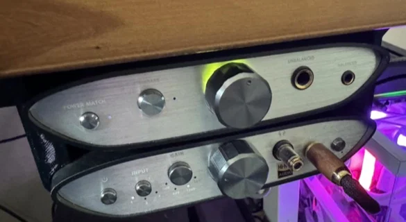 Giá treo iFi Zen Amp & DAC gắn dưới bàn - Image 2