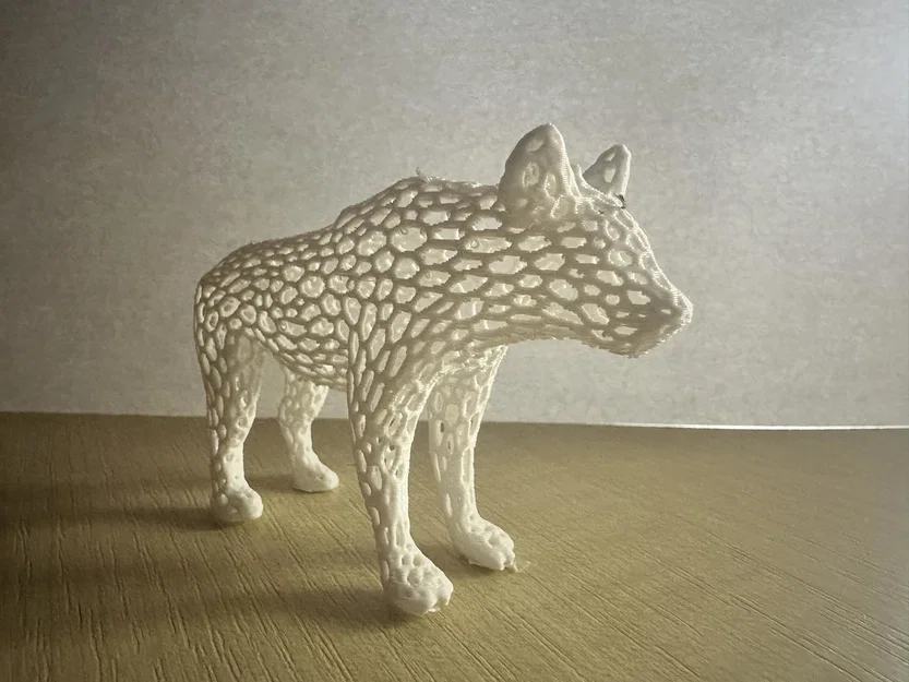 Voronoi Hyena – Mô hình linh cẩu họa tiết Voronoi - Image 1