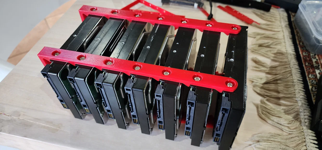 Khung giá đỡ 7 ổ cứng HDD gọn nhẹ cho máy tính (Compact 7 Drive Rack) - Image 1