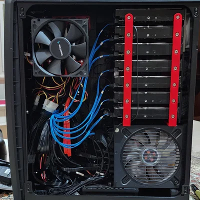 Khung giá đỡ 7 ổ cứng HDD gọn nhẹ cho máy tính (Compact 7 Drive Rack)