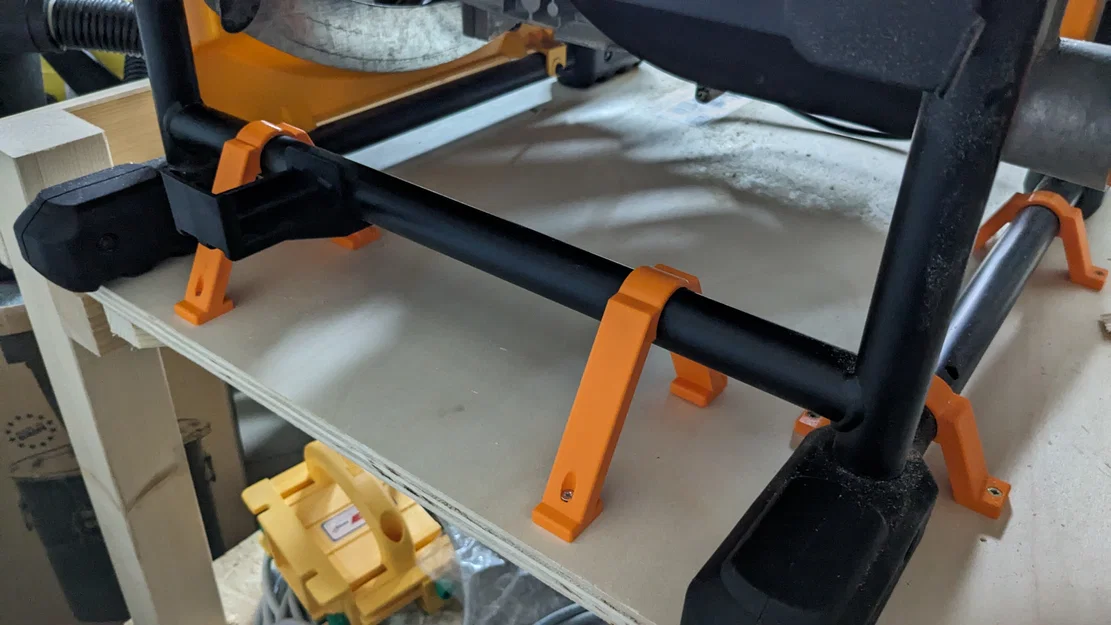 Khóa cố định thân máy cưa bàn Dewalt (7492 / 7485) - Image 1