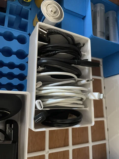 Gridfinity Cable Storage – Khay chia ngăn đựng cáp 2x3x8 - Image 2