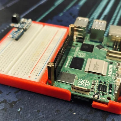 Case Raspberry Pi 5 Tích Hợp Breadboard Có Khe Nút Nguồn Tiện Lợi