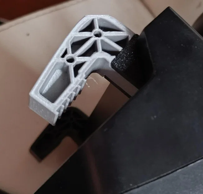 Kẹp Logitech Wheel kèm vít (Logitech Wheel Clamp with screw) - Image 3