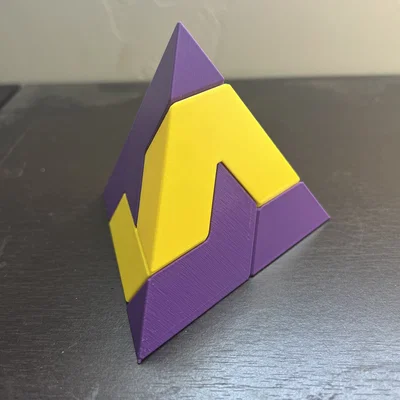 Tứ diện 4 mảnh (Four Piece Tetrahedron)