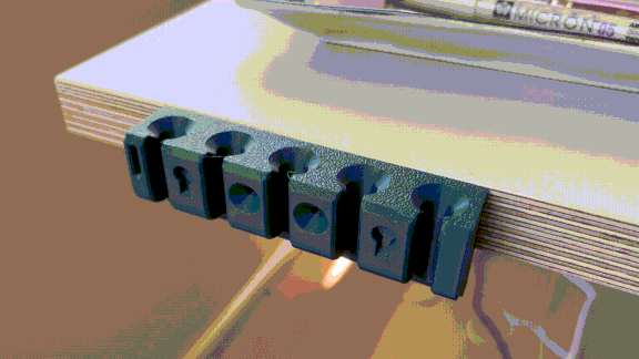 Kẹp gọn cáp (Cable tidy/organiser) có nắp tháo rời - Image 2