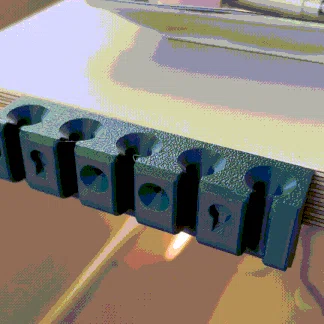 Kẹp gọn cáp (Cable tidy/organiser) có nắp tháo rời