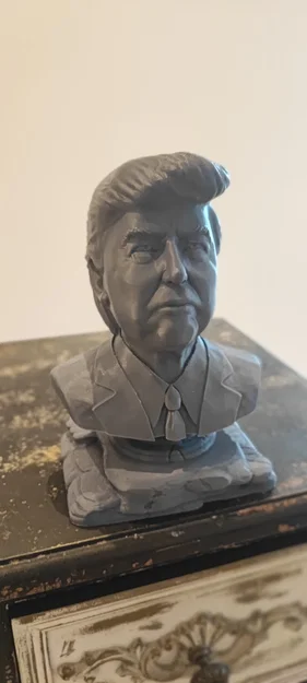 Mô hình tượng bán thân Donald Trump in 3D không cần support - Image 1