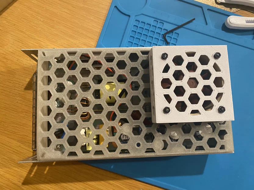 Nắp PSU Kobra Go (Chengliang P400W24V) dạng Hex cho Noctua 6025 - Image 1