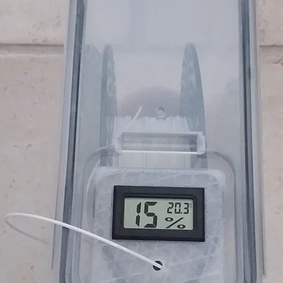 Nắp/insert nắp hộp ngũ cốc 4L dạng tam giác (lưu trữ & dẫn filament)