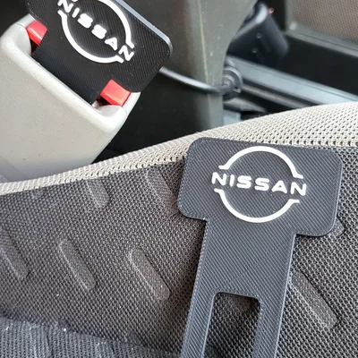 Spona khóa dây an toàn Nissan X-Trail T30 (Seat Belt Silencer)