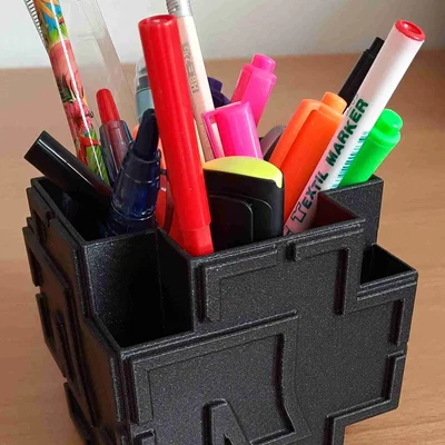 Ống đựng bút Rammstein Penholder