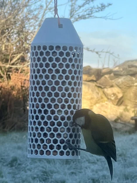 Máng ăn cho chim đựng đậu phộng (Peanut bird feeder) - Image 1