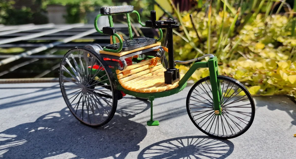 Mercedes Benz No. 1 năm 1886 – Designer Ed van der Heijden - Image 1