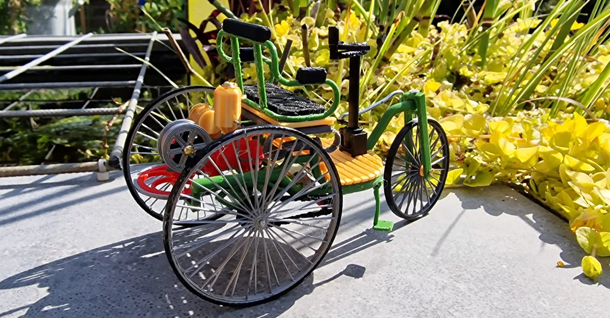 Mercedes Benz No. 1 năm 1886 – Designer Ed van der Heijden - Image 2