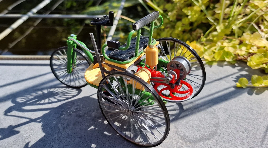 Mercedes Benz No. 1 năm 1886 – Designer Ed van der Heijden - Image 3