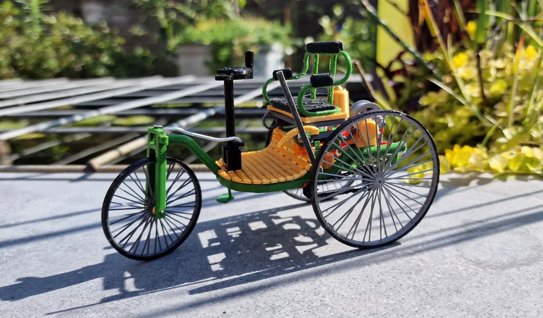 Mercedes Benz No. 1 năm 1886 – Designer Ed van der Heijden - Image 10