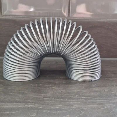 Ống Trụ Lò Xo Slinky (Slinky Spring Cylinder)