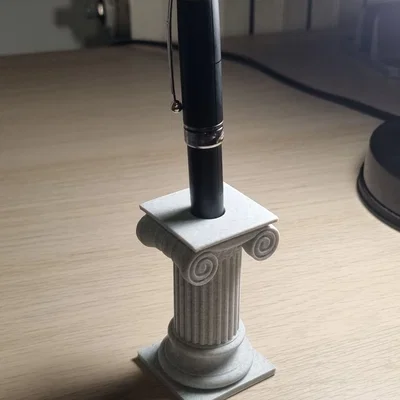 Giá Cắm Bút Trụ Cột Ionic (Pencil Stand)