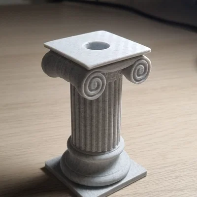 Giá Cắm Bút Trụ Cột Ionic (Pencil Stand)