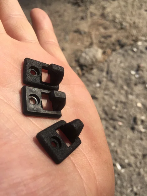 BMW E30/E28/E34 - móc trần giữ rèm che nắng sau (OEM 82 12 9 413 178) - Image 4