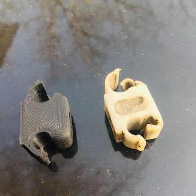 Kẹp giữ dây điện phuộc trước BMW E30 (Thay thế OEM 61 13 1 370 421)