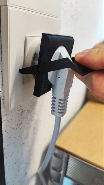 Dụng cụ hỗ trợ rút phích cắm điện an toàn (Débranche prise murale) - Image 1