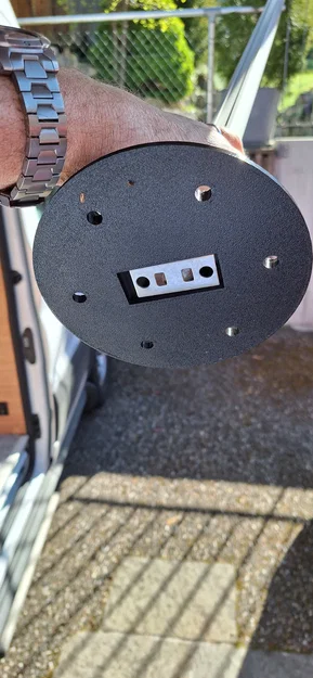 Đế Chân Chống Thule Omnistor: Giải Pháp Neo Giữ Mái Hiên Cực Chắc Chắn - Image 1