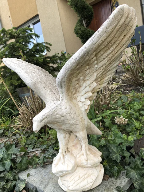 Mô hình tượng đại bàng Adler 3 trang trí tinh xảo cho sân vườn - Image 1