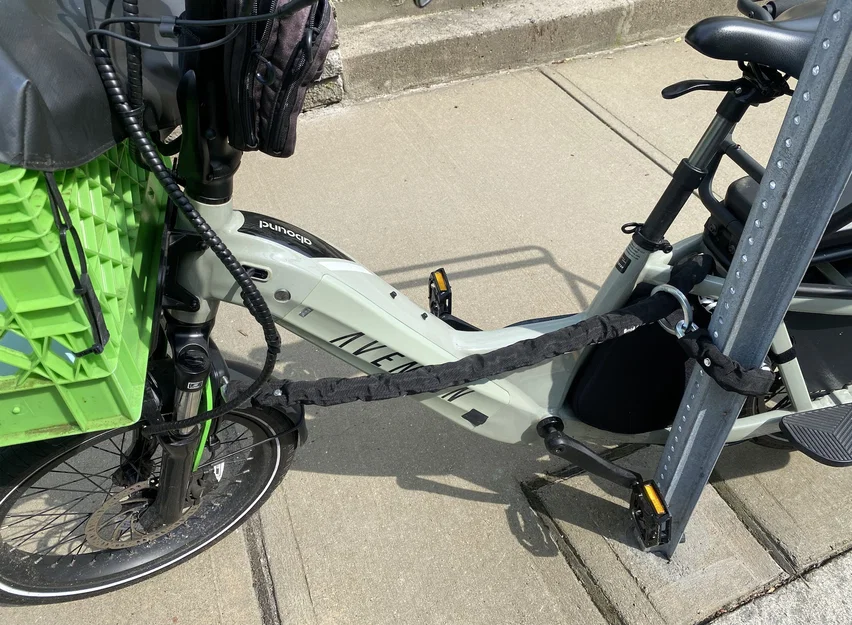 Bracket khóa cafe Abus 4750XL cho xe Aventon Abound - Image 3