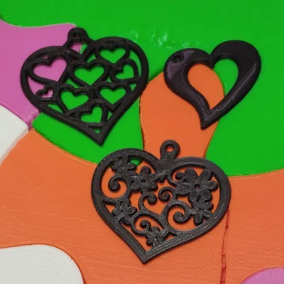 Bông tai trái tim (Heart Earrings / Pendientes de Corazon)