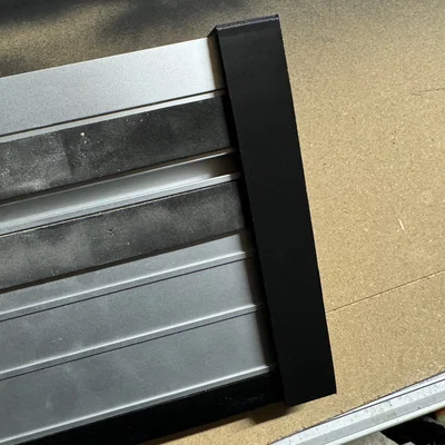 Tấm chặn ống hút bụi cho thanh ray cưa Wen (Wen Track Saw Guide Rail Hose Deflector)