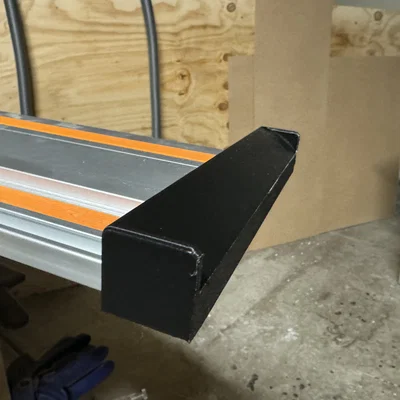 Tấm chặn ống hút bụi cho thanh ray cưa Wen (Wen Track Saw Guide Rail Hose Deflector)